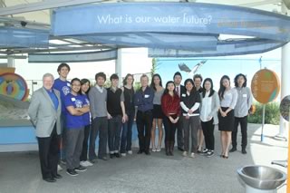 Dr. Jerry Schubel, President and CEO of the Aquarium of the Pacific, with the class and faculty of the Designmatters Program of the Art Center College of Design.